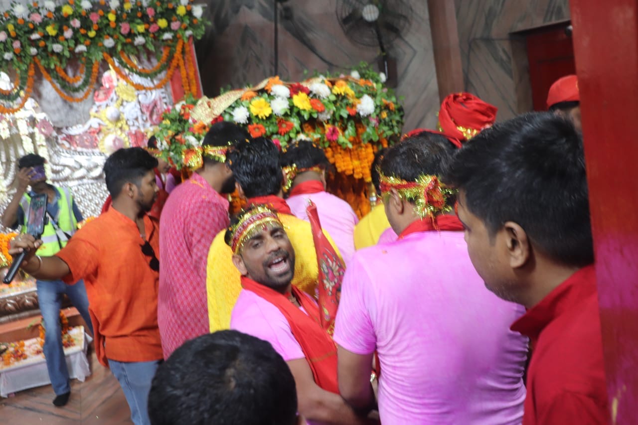 वीरगञ्जमा भव्य रूपमा सम्पन्न डोला यात्रा, सयौं श्रद्धालुको सहभागित