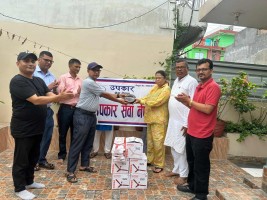 उपकार सेवा नेपालले चितवनको राममन्दिरका जेष्ठ नागरिक समुहलाई पाँच थान पंखा सहयोग