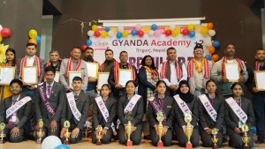 ज्ञान्दा एकेडेमी प्लस टु कलेजका कक्षा ११ का उत्कृष्ट विद्यार्थीहरूलाई नगदसहित प्रमाणपत्रले सम्मानित