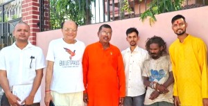 वीरगञ्ज स्थित पर्यटन विकास कार्यालय अगाडिबाट  असहाय पुरुषको मानवसेवा आश्रमद्वारा उद्धार