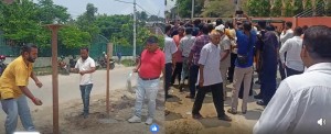 नेपाल पत्रकार महासंघ मधेश प्रदेशको  भवन निर्माणको लागि जग्गामा तारबार गर्ने क्रममा वकिलहरूले जबरजस्ती गरे अवरोध , प्रेस स्वतन्त्रतामाथि प्रत्यक्ष प्रहार भएको अध्यक्षय बन्जाराको कथन