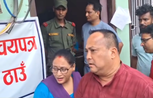 मेयर राजेशमान सिंहद्वारा जिल्ला प्रशासन कार्यालय पर्सामा आकस्मिक अनुगमन ,  कर्मचारीहरूलाई तत्कालै हटाउन निर्देशन