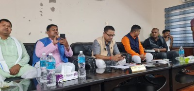 मधेश प्रदेशमा ’एक निर्वाचन क्षेत्र, एक कालोपत्रे सडक’ योजनाको प्रधानमन्त्री ओलीले आइतबार डिजिटल शिलान्यास गर्दै
