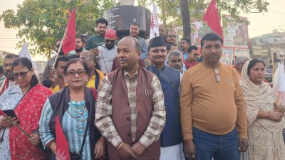 वीरगञ्जमा एमालेको शक्ति प्रदर्शन “असंवैधानिक सरकारले देशको निकास दिन सक्दैन”  वक्ताहरुको भनाइ