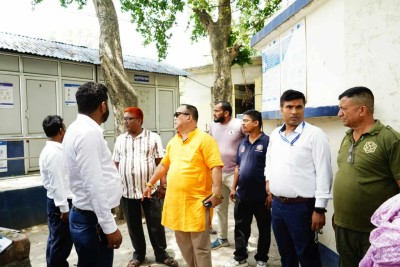 भारतमा कोरोना संक्रमण बढेपछि वीरगंज नाकामा उच्च सतर्कता, नगर प्रमुख सिंहले गरे नाकामा स्थापना गरिएको हेल्थ डेस्कको निरीक्षण
