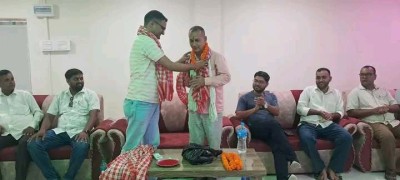 बाराको विश्रामपुर गाउँपालिकामा नयाँ प्रशासकीय अधिकृतको केशरीले सम्हाले कार्यभार