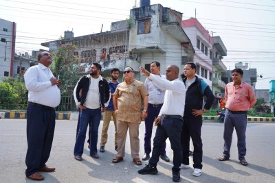 बीरगञ्जका बिग्रिएका सडक बत्तीहरूको मर्मत, नयाँ स्थानहरूमा जडान:  आधुनिक शहर बनाउन महत्वपूर्ण आधार भएको दाबी 