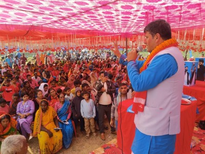 टेढामा रास्वपाको लहर : हरि पन्तको समर्थनमा सयौं कार्यकर्ता पार्टी प्रवेश