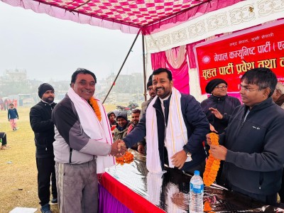 वीरगञ्ज २ का पूर्व वडाध्यक्ष शेख अब्बास एमालेमा प्रवेश पार्टीको जितका लागि कार्यकर्तालाई सक्रिय हुन यादवको निर्देशन