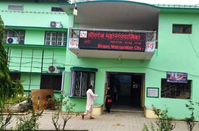 वीरगञ्ज महानगरले करार, ज्यालादारी तथा अन्य अस्थायी कर्मचारीहरूलाई असोज मसान्तपछि काममा नलगाउने सार्वजनिक सूचना जारी