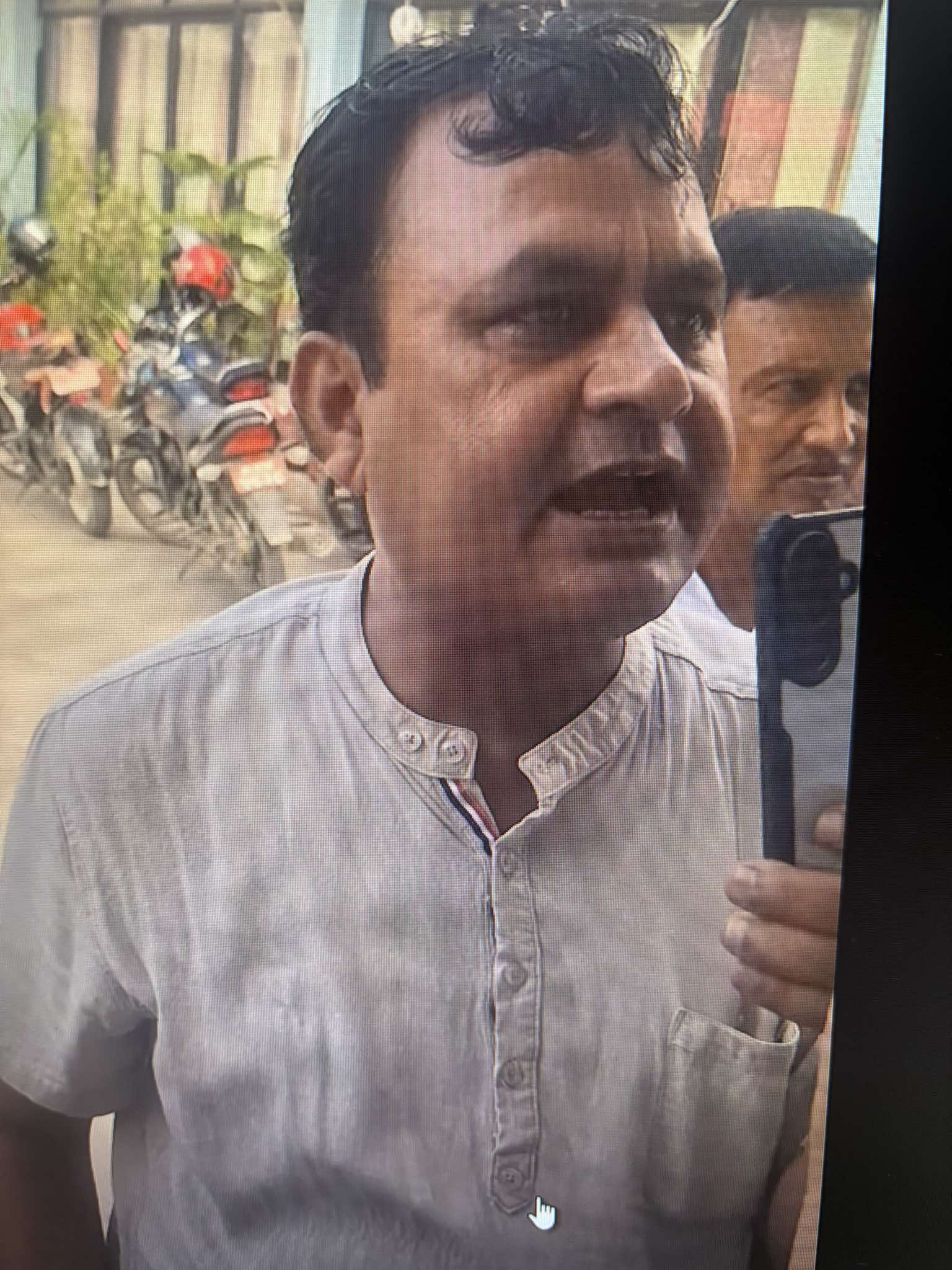 जनस्वास्थ्य कार्यालय पर्साका अधिकृत जयमोद ठाकुरले मादक पदार्थ सेवन गरी पत्रकारमाथि गरे दुव्र्यहार
