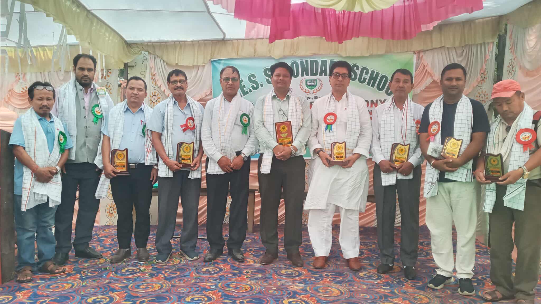 एमइएस इङलिस बोडिङ्ग स्कुलका विद्यार्थीहरुको सपथग्रहण तथा ब्याच वितरण कार्यक्रम सम्पन्न