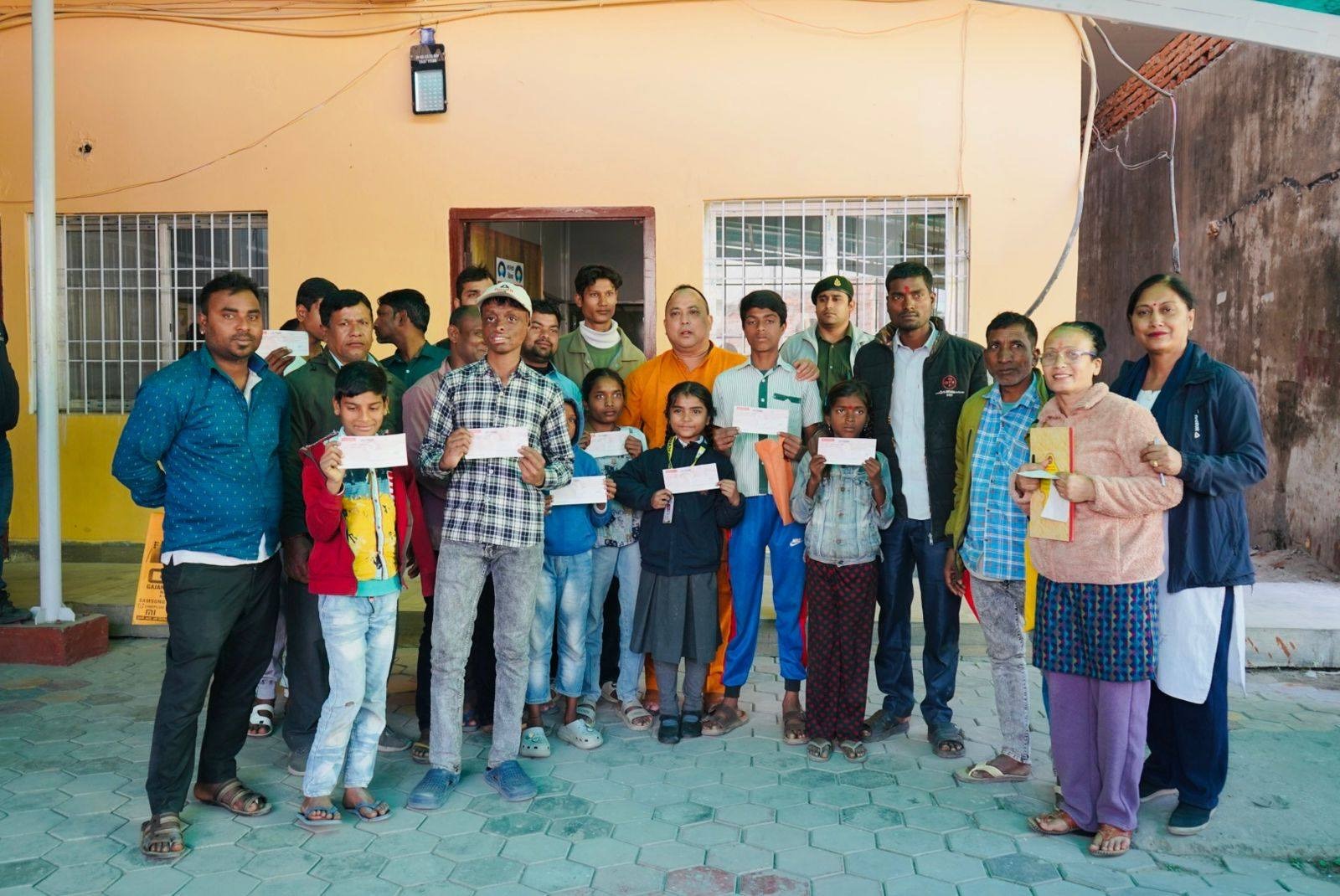 वीरगञ्ज महानगरपालिकाभित्र अध्ययनरत शारीरिक अशंक्त भएका बालबालिकालाई नगद सहयोग