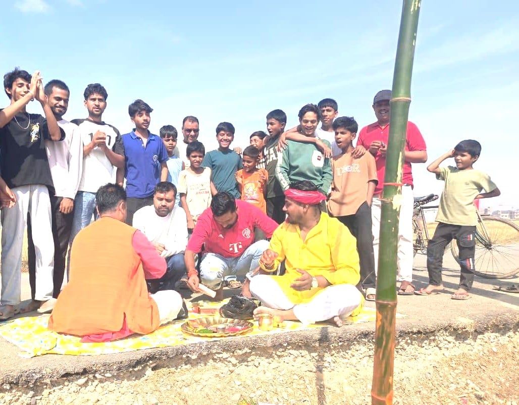 हनुमान जयन्तीको अवसरमा सिरिशिया टोलमा विशेष पूजा–पाठ तथा ध्वजा स्थापना 