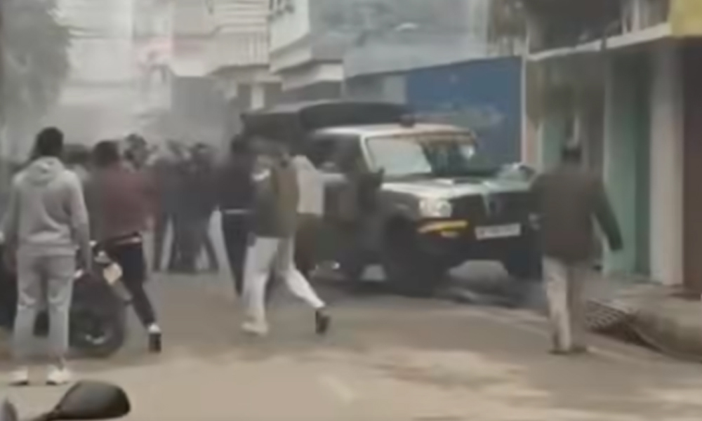 वीरगञ्ज आदर्शनगरस्थित गोदाममा छापामारीका क्रममा व्यवसायी र सशस्त्र प्रहरीबिच झडप, ३ जना घाइते